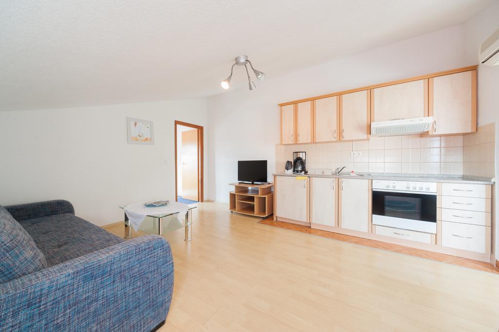 Apartmenthaus Hana 卡尔卢巴格 外观 照片