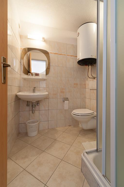 Apartmenthaus Hana 卡尔卢巴格 外观 照片