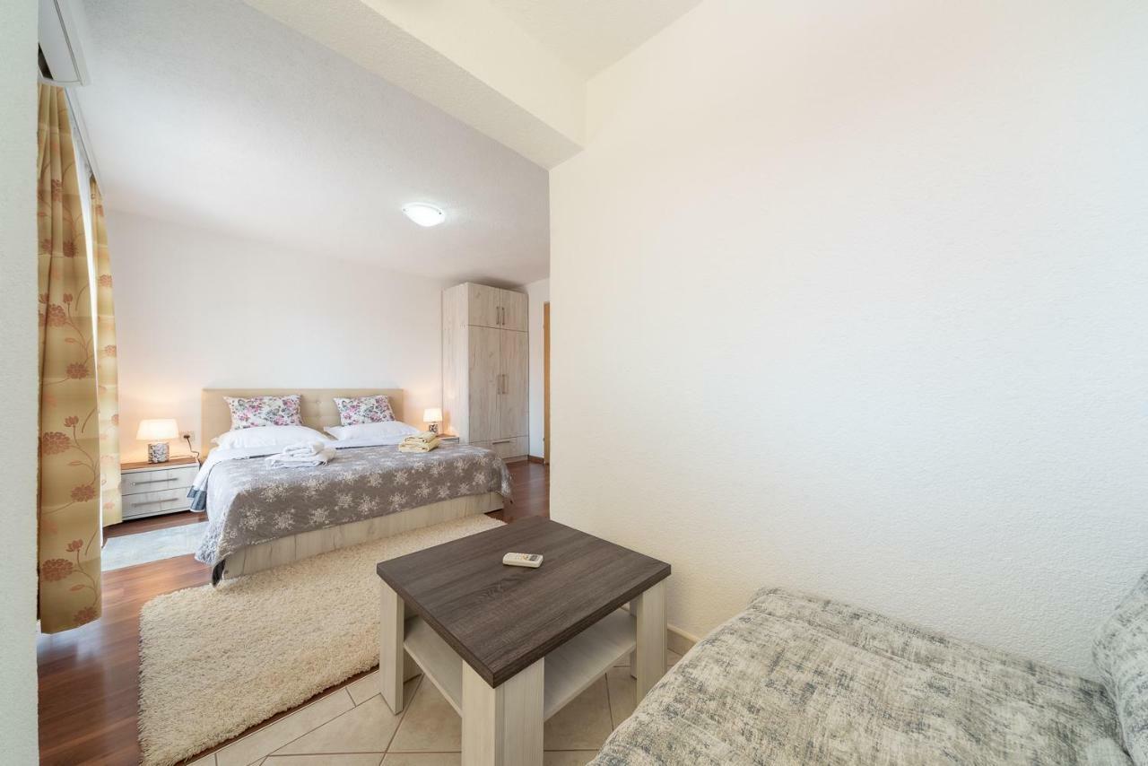 Apartmenthaus Hana 卡尔卢巴格 外观 照片